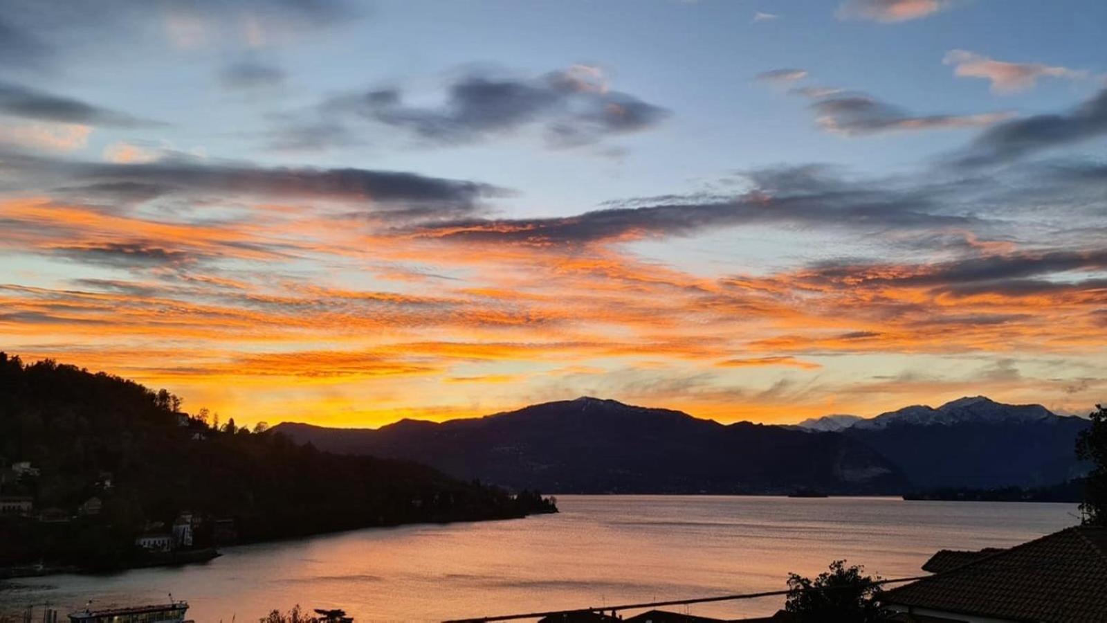 Appartamenti I Fiori Del Lago Laveno Exteriör bild
