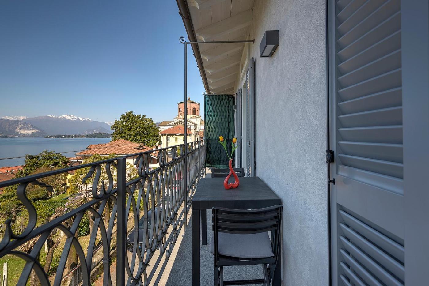 Appartamenti I Fiori Del Lago Laveno Exteriör bild